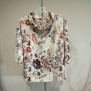 Chico's feminine floral print Mock-Neck top. Chico's size 4. Excellent condition